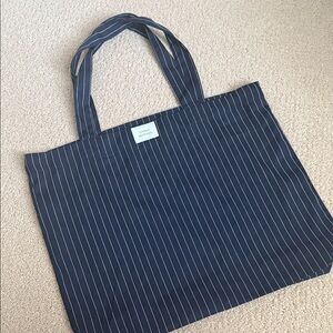 Things between striped tote